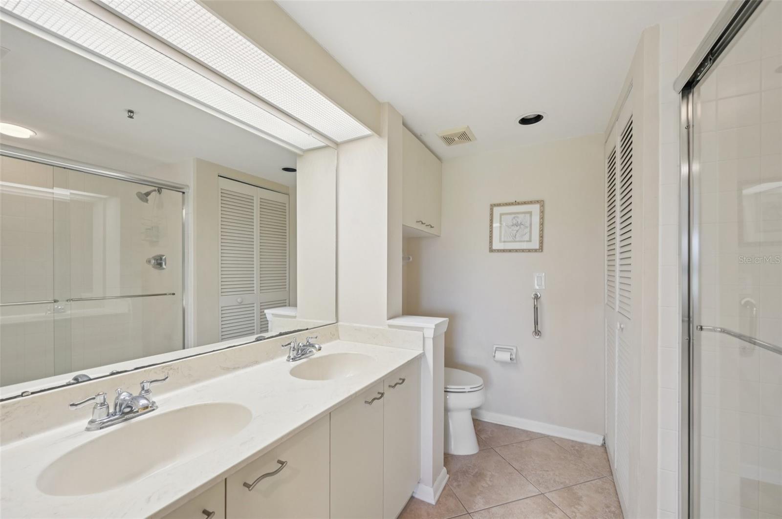 Image 23 of 56 For 824 Wexford Boulevard 824