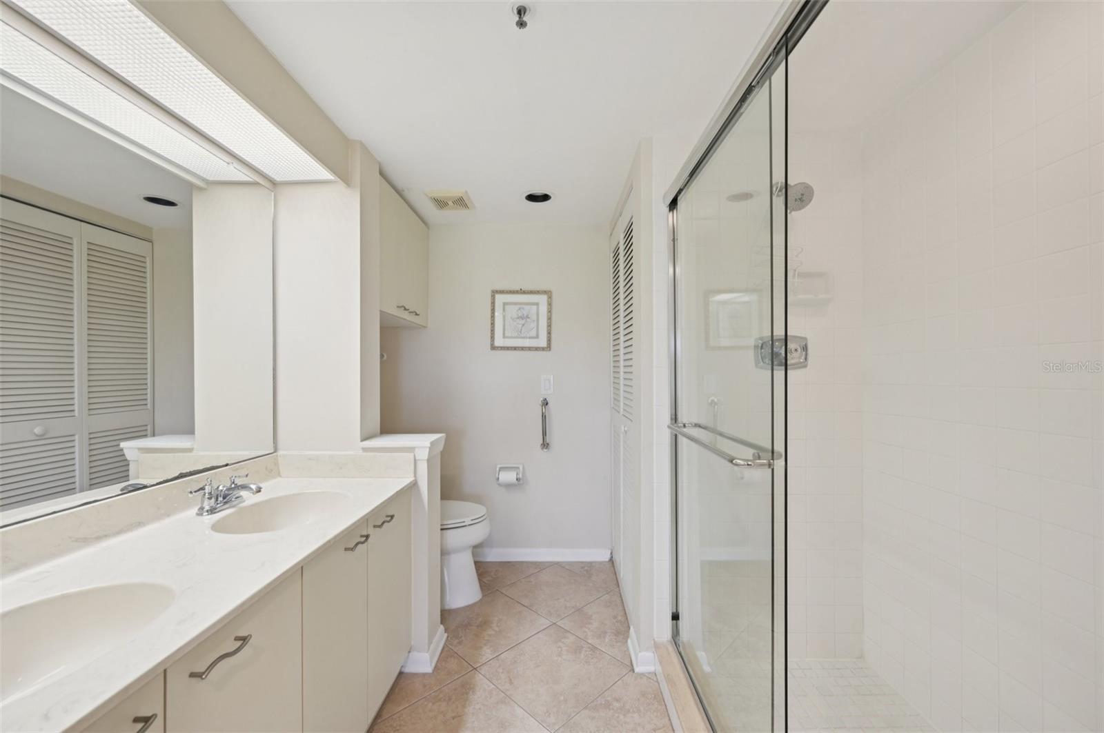 Image 24 of 56 For 824 Wexford Boulevard 824