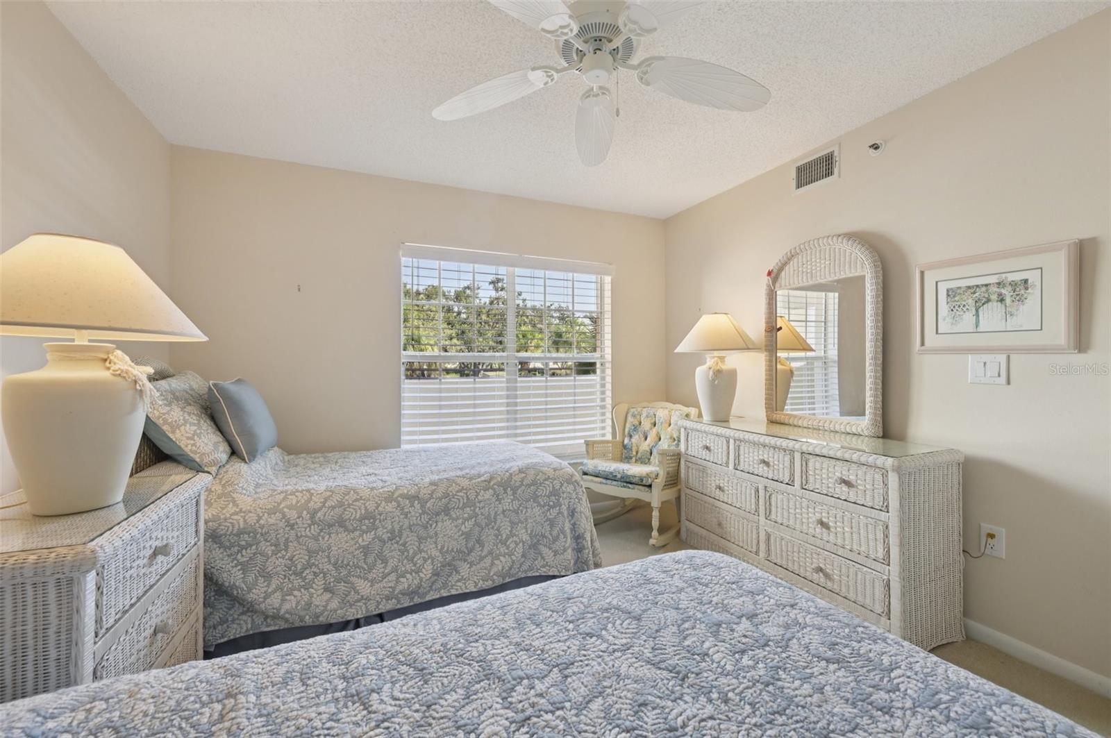 Image 26 of 56 For 824 Wexford Boulevard 824