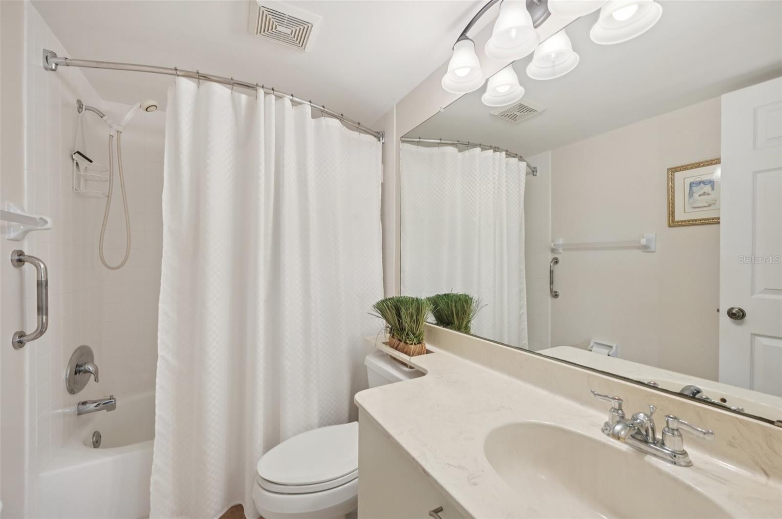 Image 28 of 56 For 824 Wexford Boulevard 824