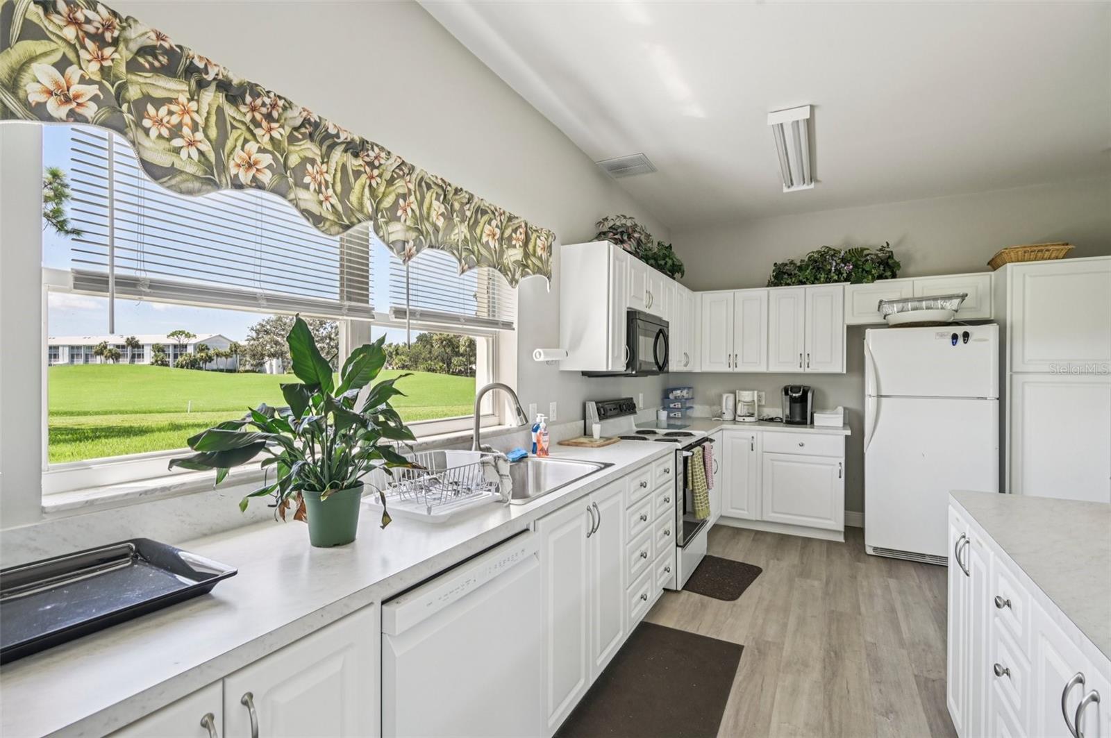 Image 37 of 56 For 824 Wexford Boulevard 824