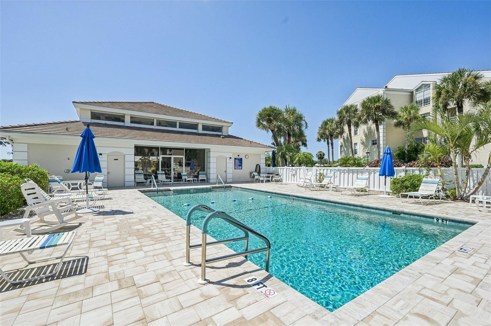 Image 41 of 56 For 824 Wexford Boulevard 824