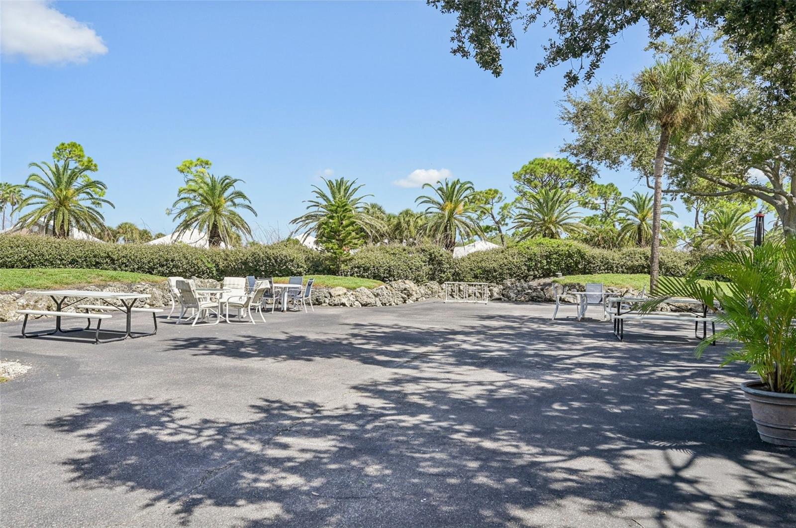 Image 42 of 56 For 824 Wexford Boulevard 824