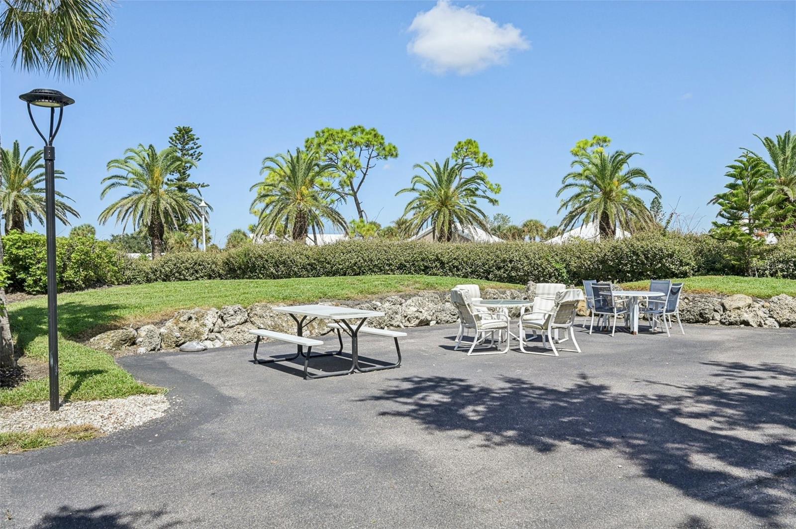 Image 43 of 56 For 824 Wexford Boulevard 824