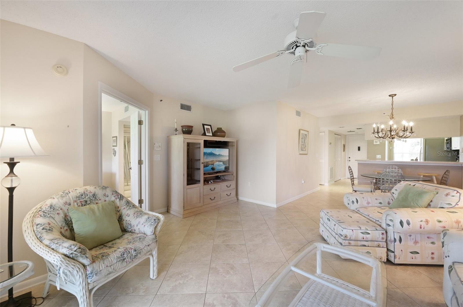 Image 7 of 56 For 824 Wexford Boulevard 824