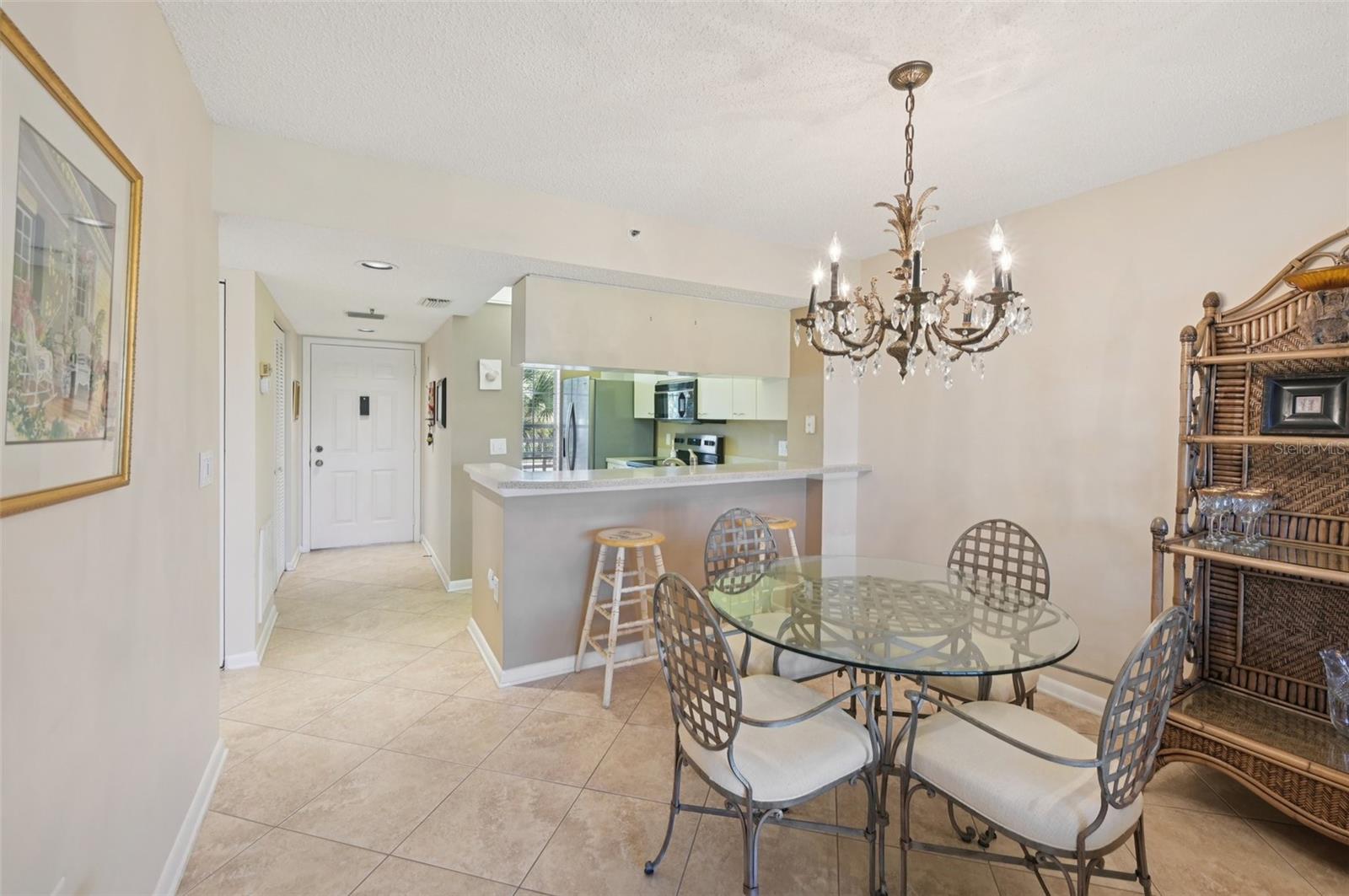 Image 9 of 56 For 824 Wexford Boulevard 824