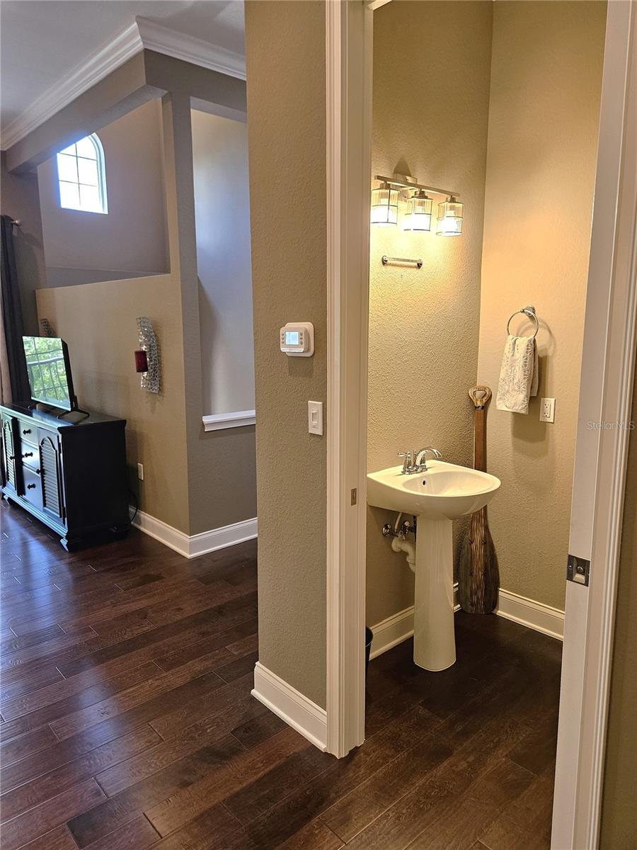 Image 21 of 53 For 461 Nokomis Avenue S 461
