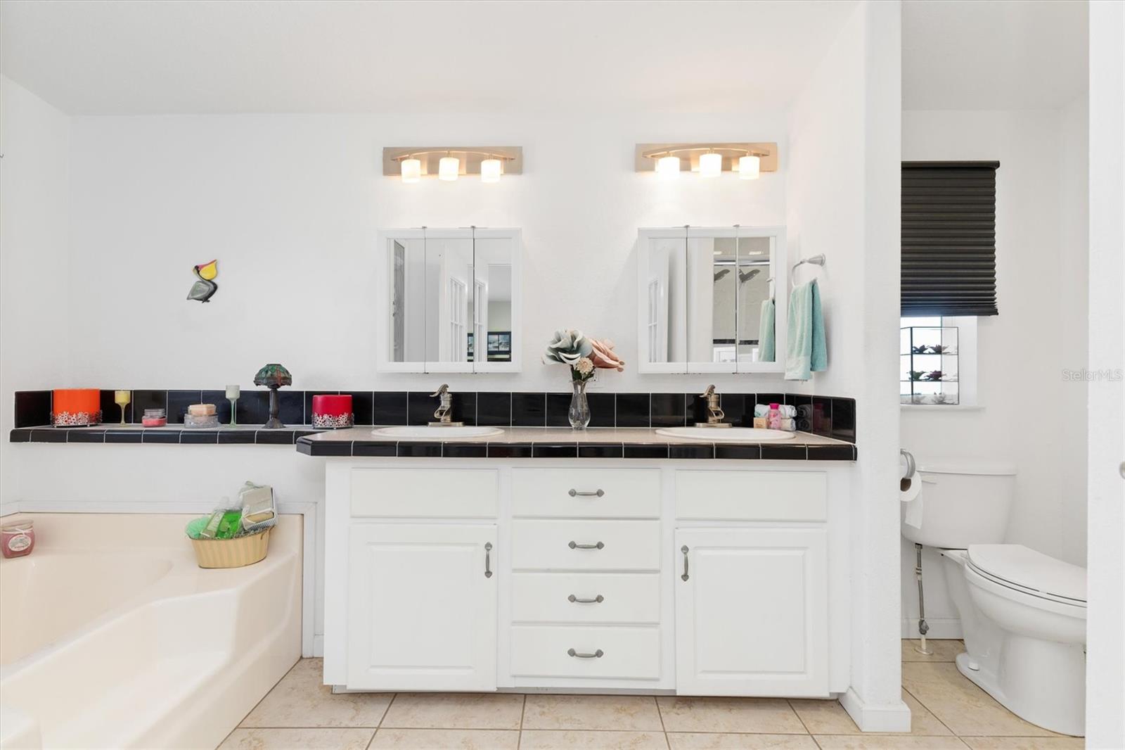 Image 14 of 37 For 9158 Pinehaven Way