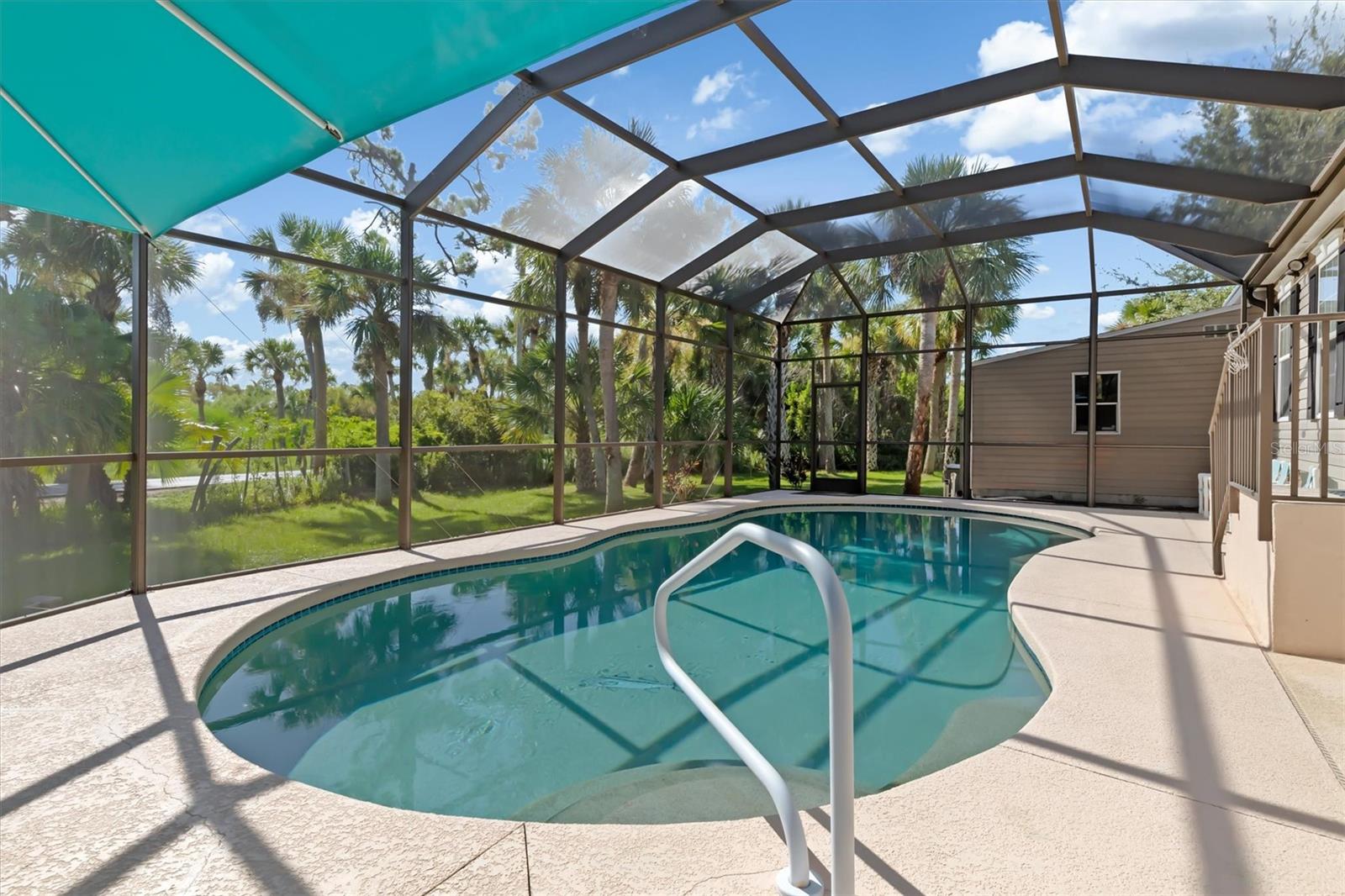 Image 21 of 37 For 9158 Pinehaven Way
