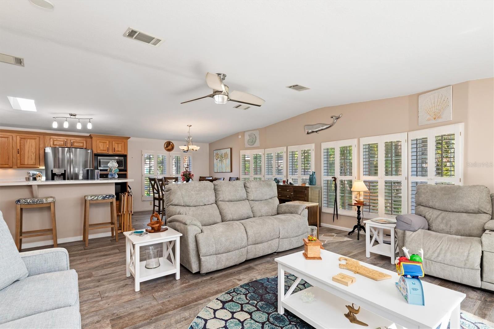 Image 8 of 37 For 9158 Pinehaven Way