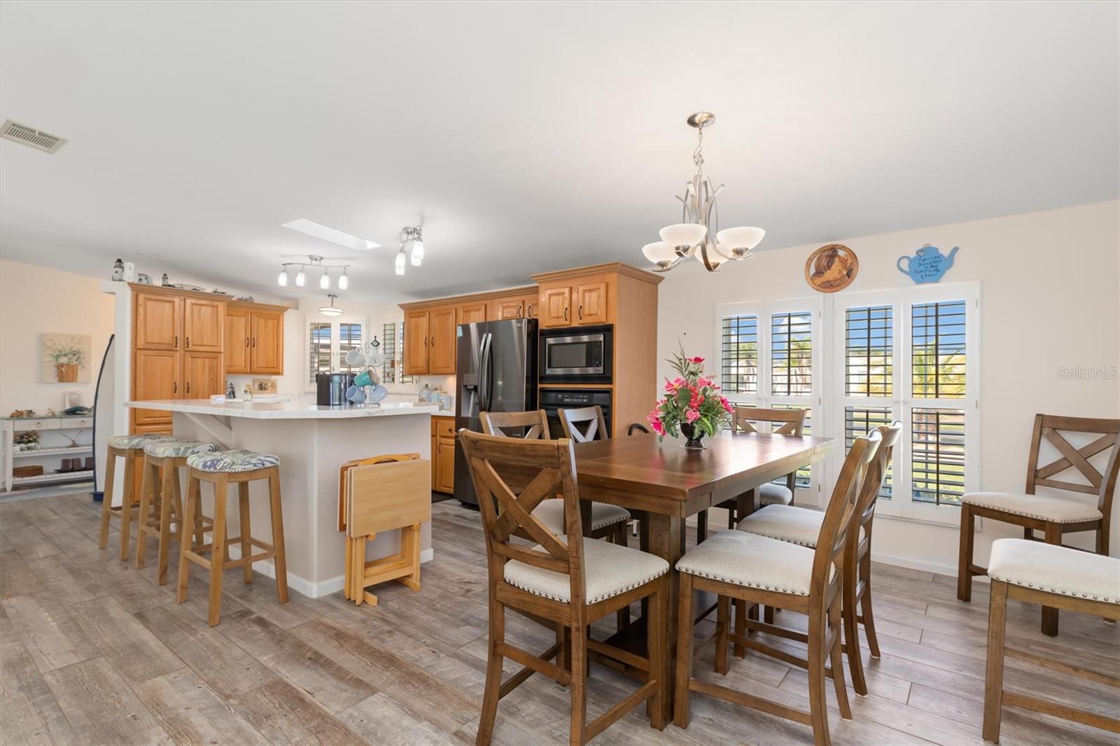 Image 9 of 37 For 9158 Pinehaven Way
