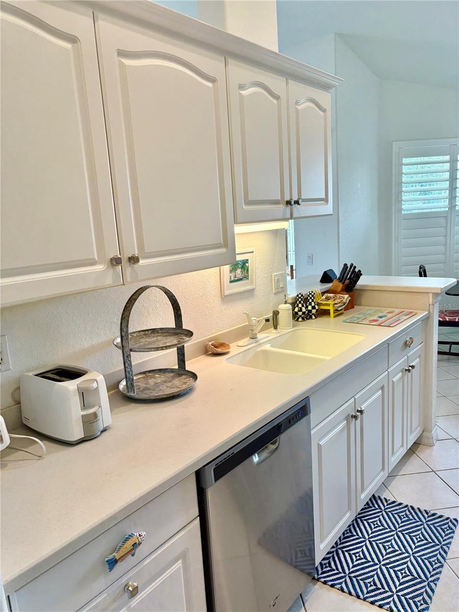 Image 8 of 26 For 703 Casa Del Lago Way 703