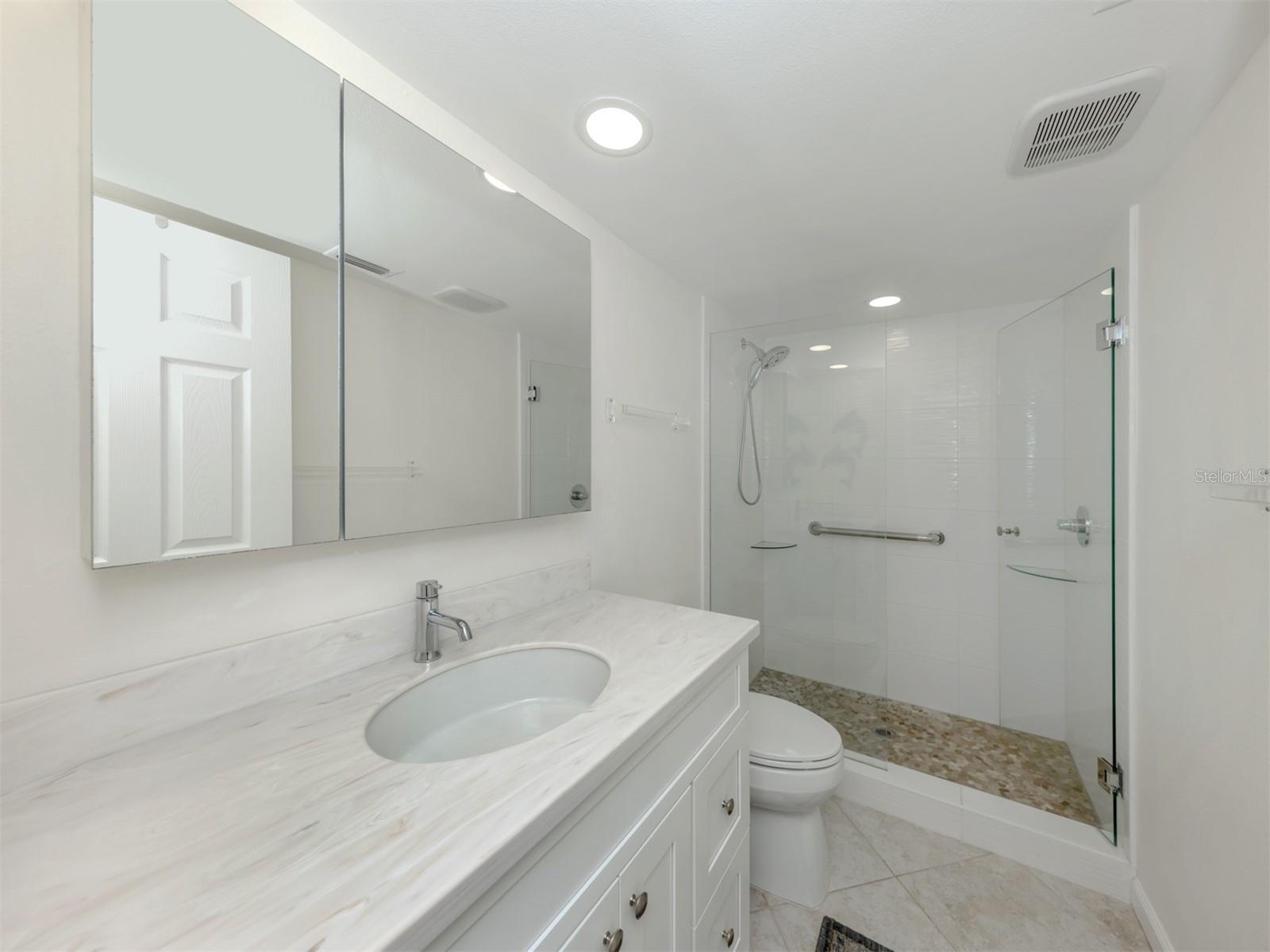 Image 20 of 91 For 250 Santa Maria Street 121