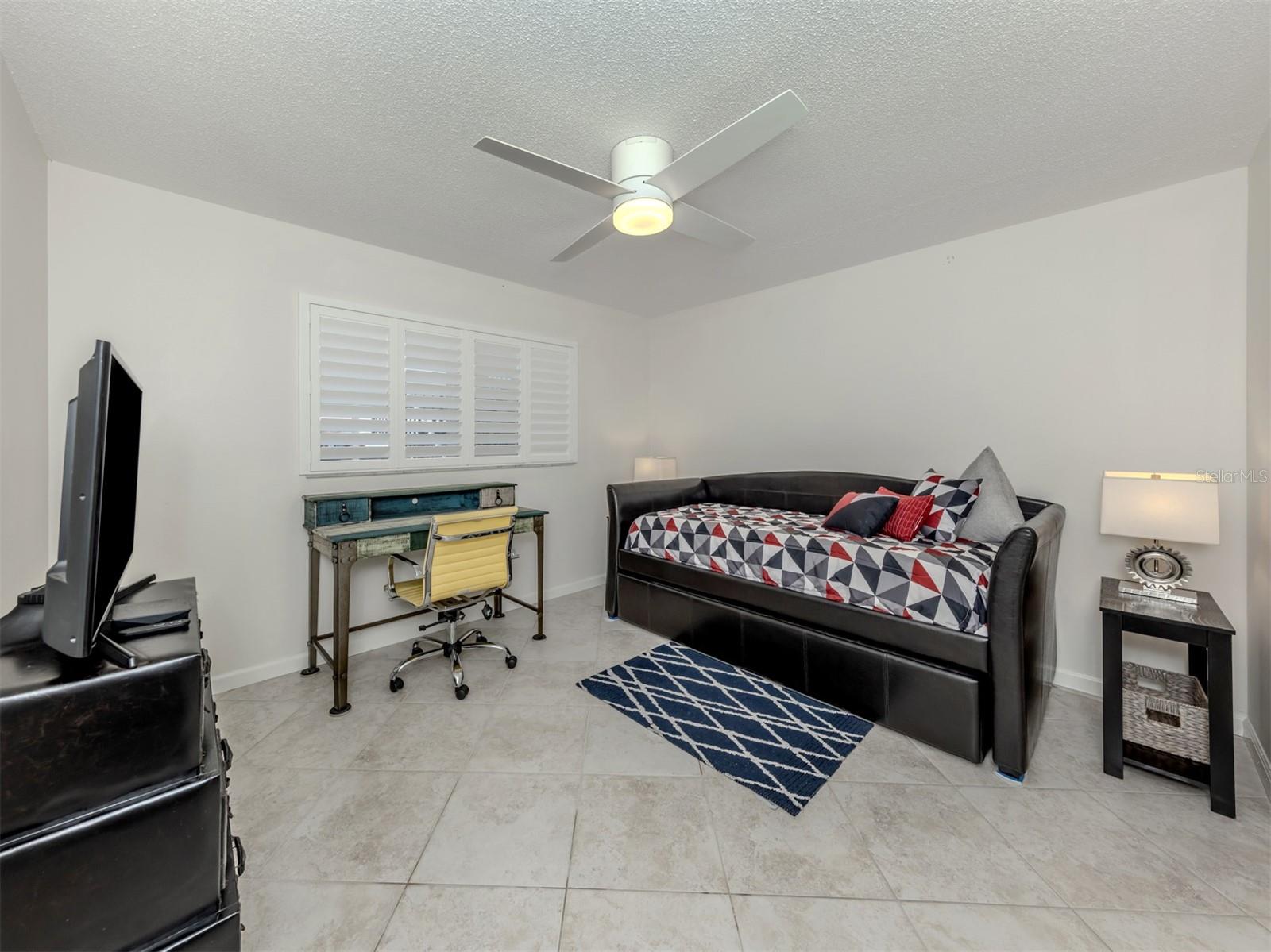Image 21 of 91 For 250 Santa Maria Street 121