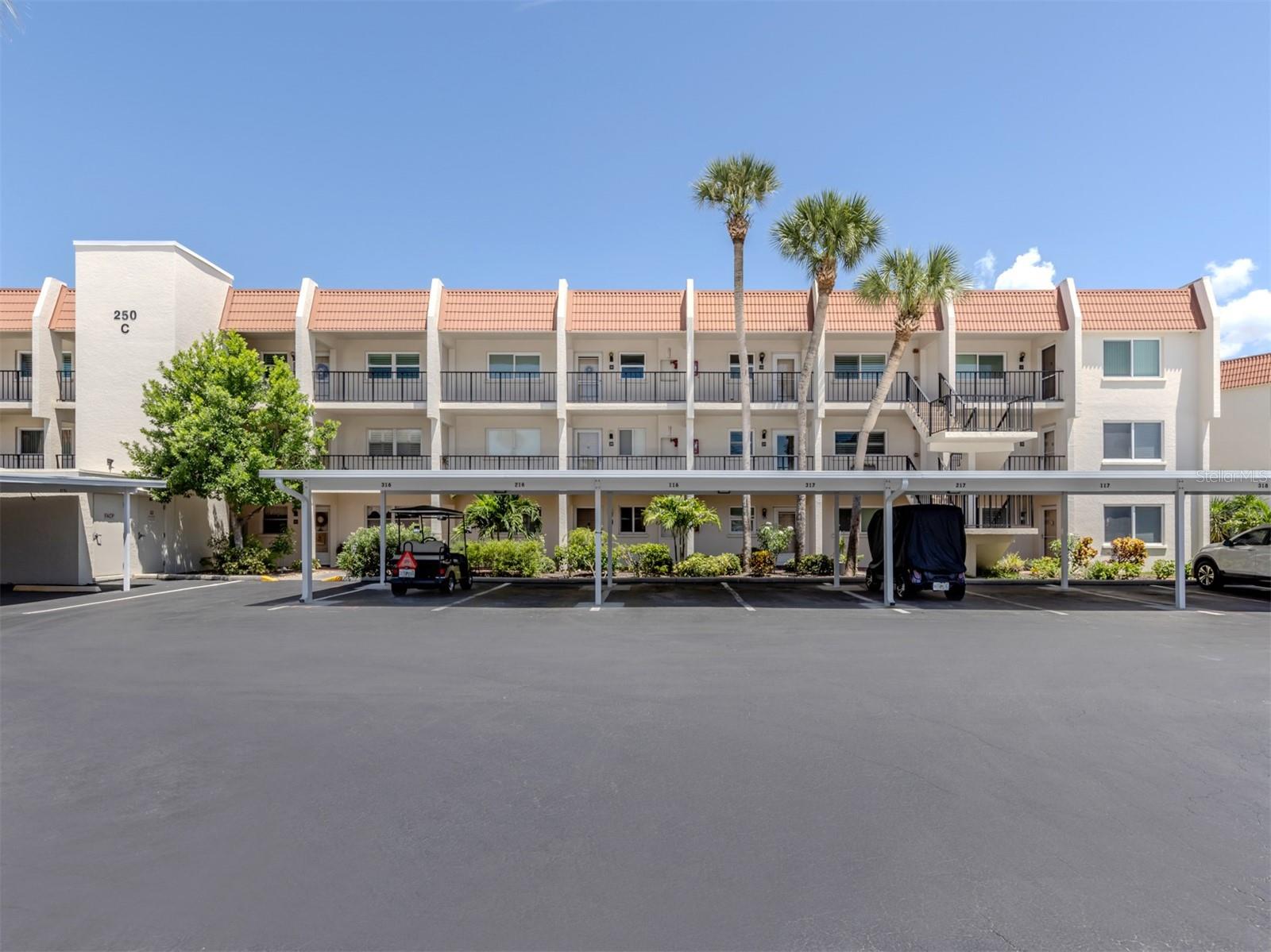 Image 26 of 91 For 250 Santa Maria Street 121