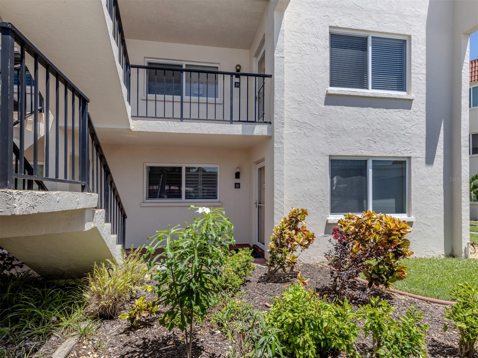 Image 3 of 91 For 250 Santa Maria Street 121