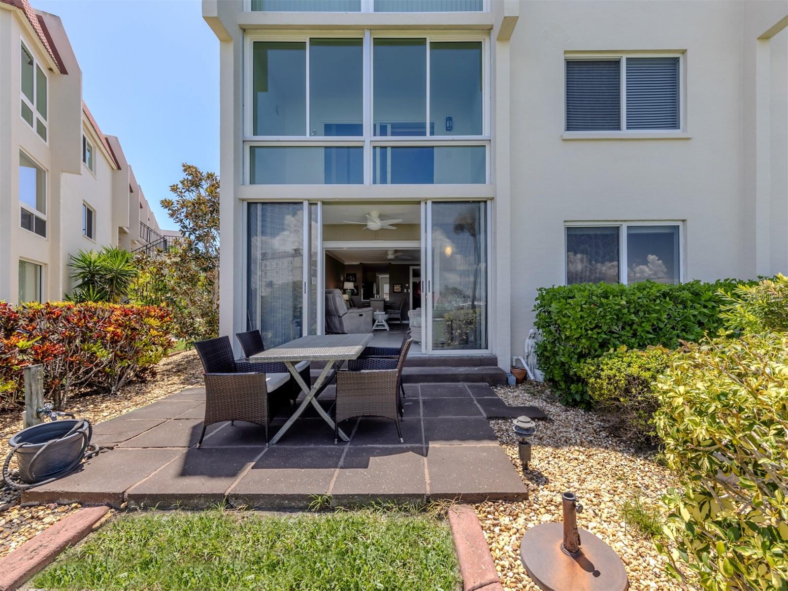 Image 4 of 91 For 250 Santa Maria Street 121