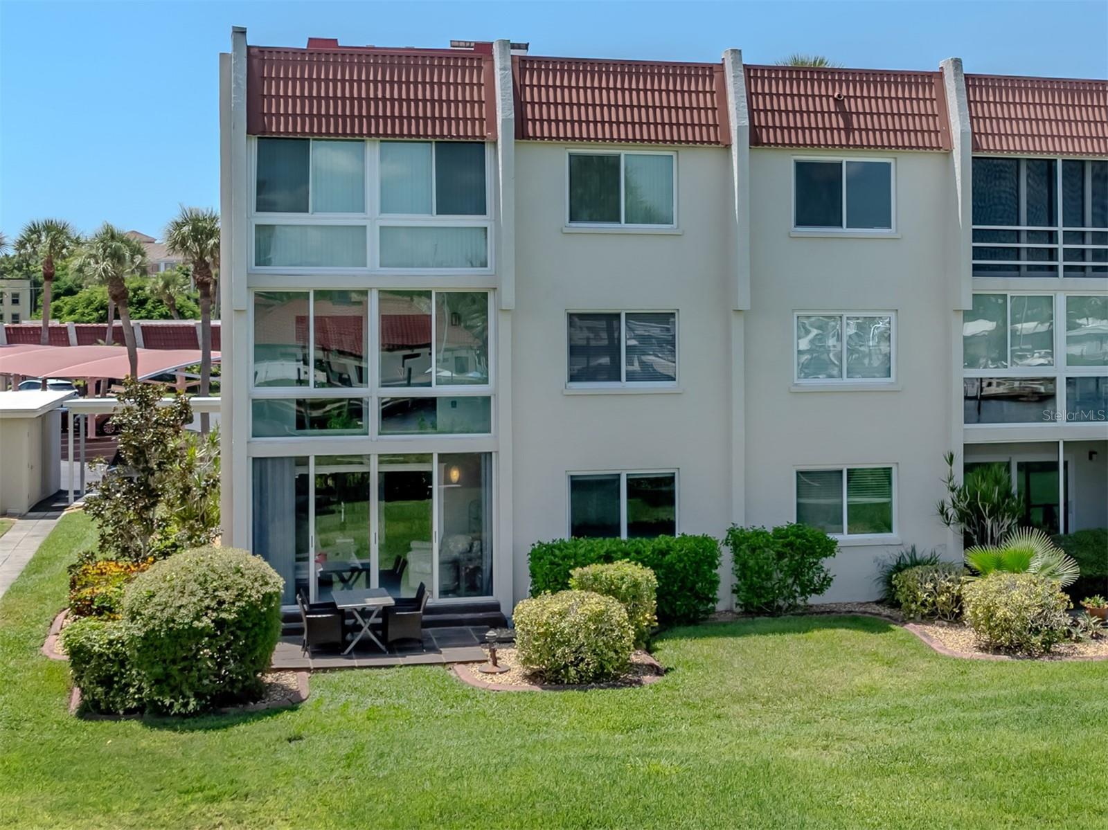 Image 60 of 91 For 250 Santa Maria Street 121