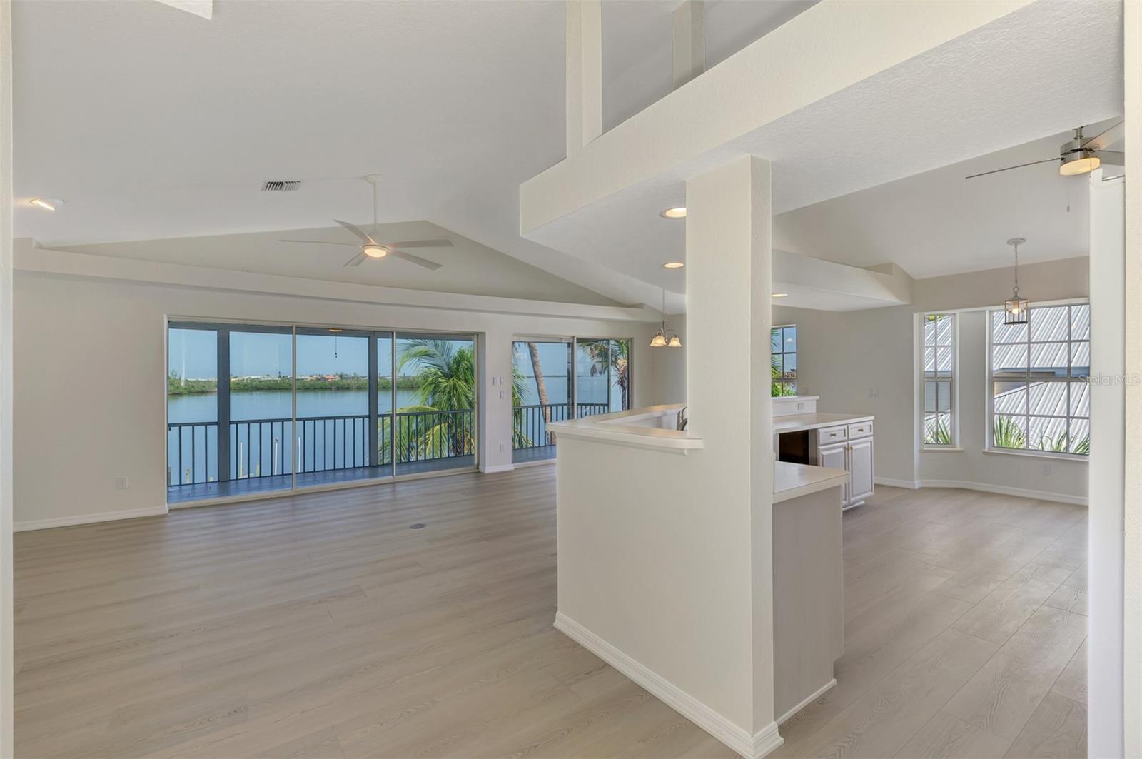Image 12 of 47 For 1380 Beach Road 4