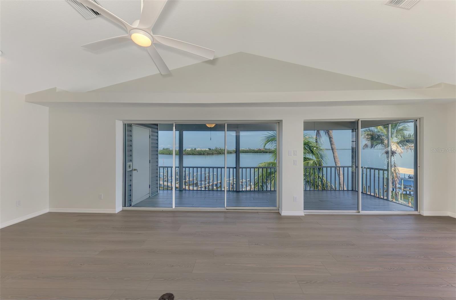 Image 13 of 47 For 1380 Beach Road 4