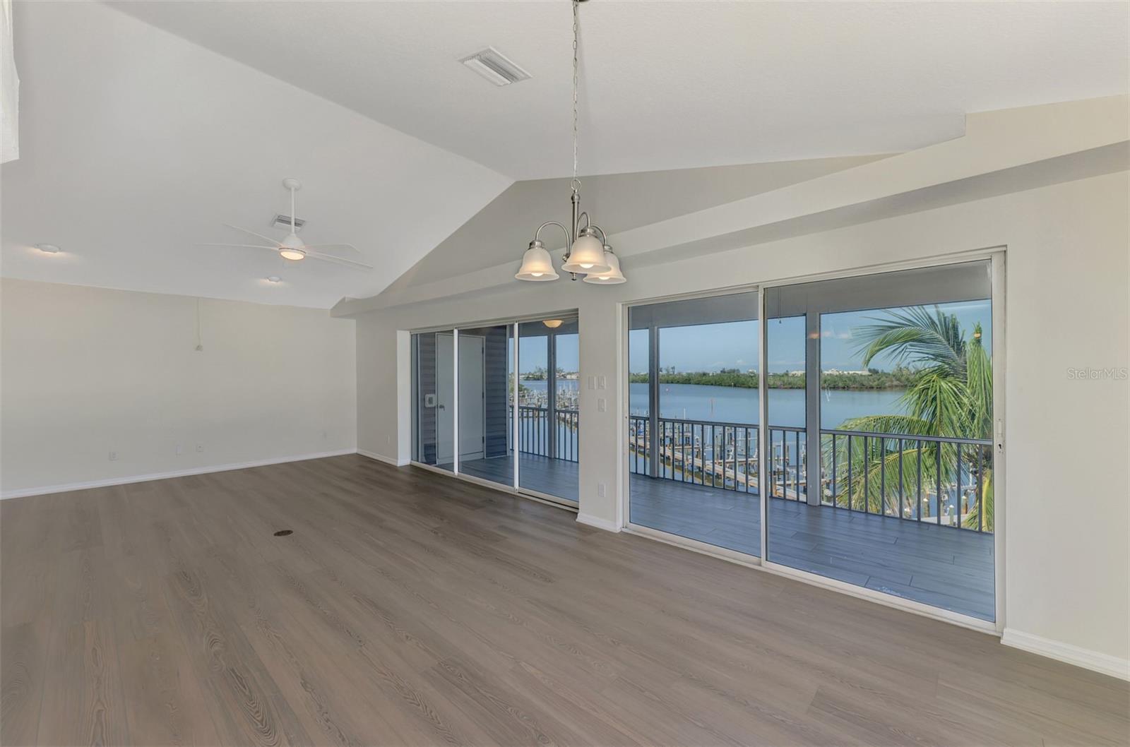 Image 14 of 47 For 1380 Beach Road 4