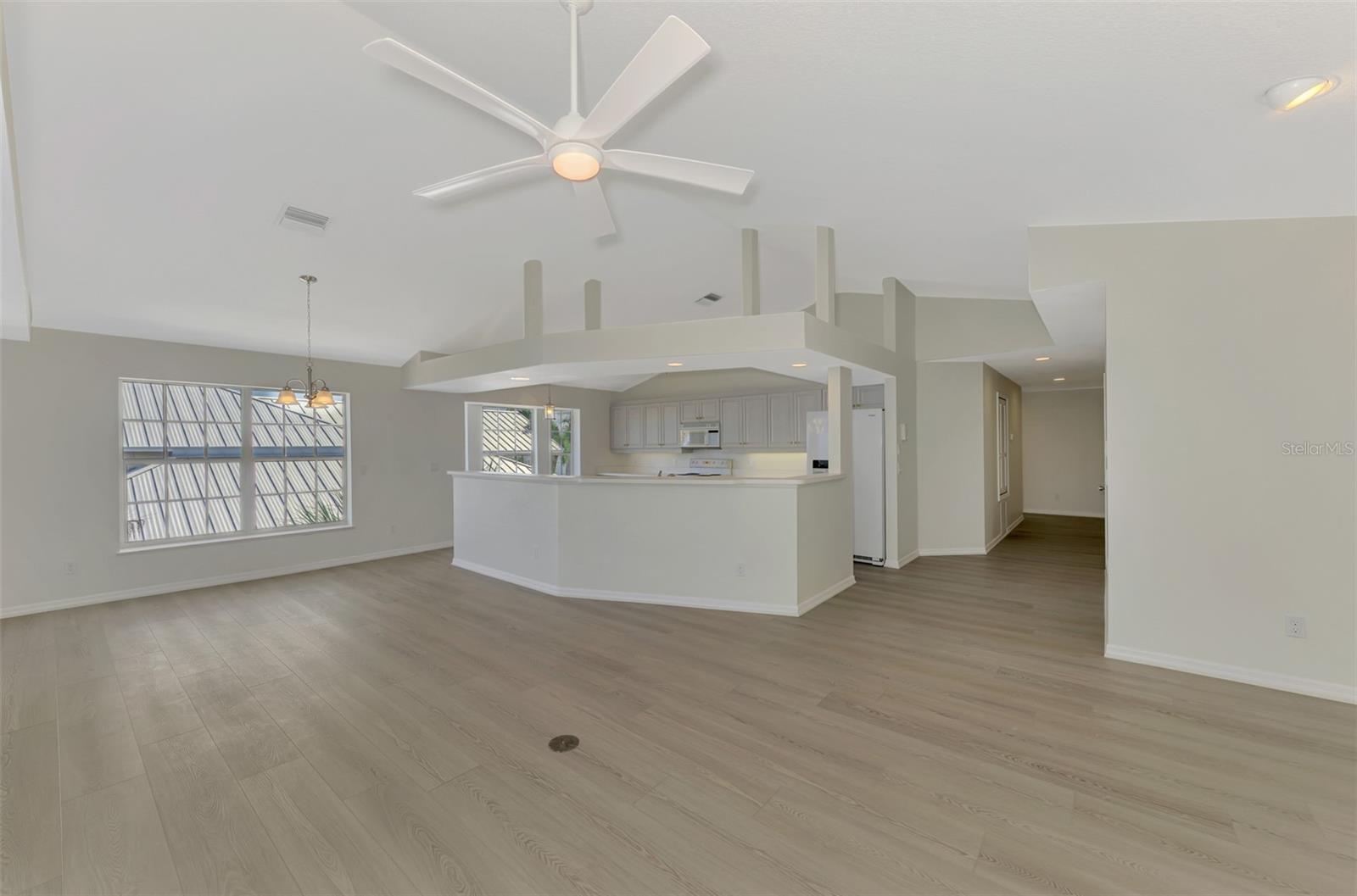 Image 16 of 47 For 1380 Beach Road 4