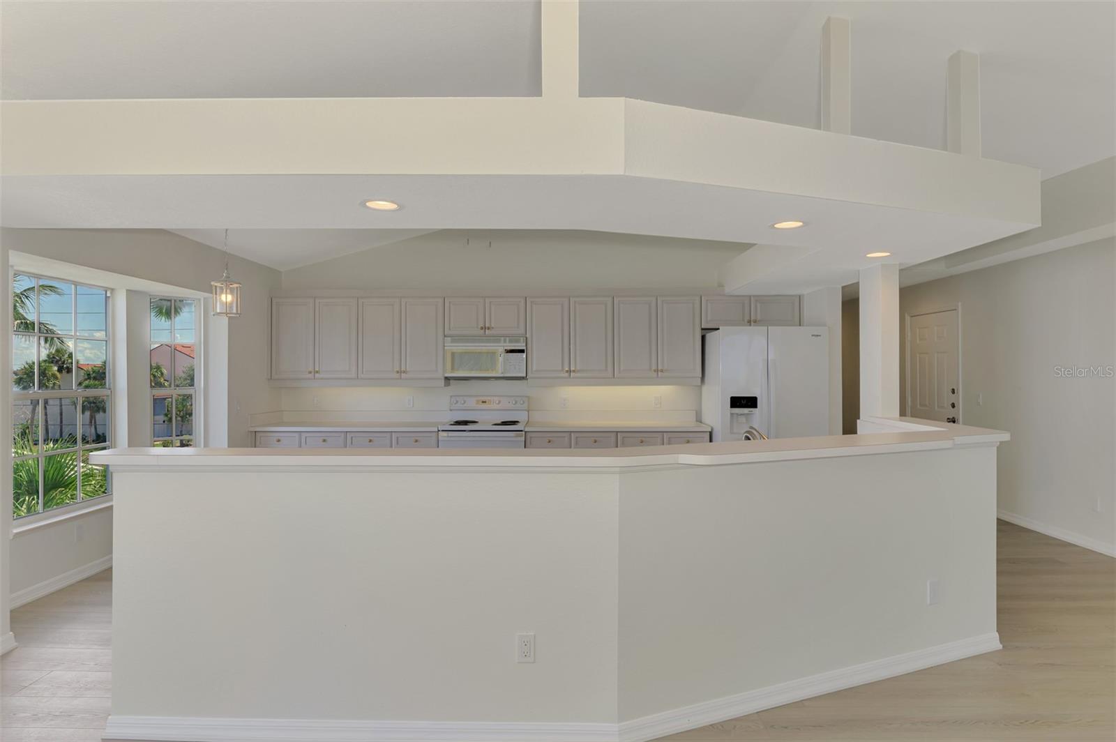 Image 18 of 47 For 1380 Beach Road 4