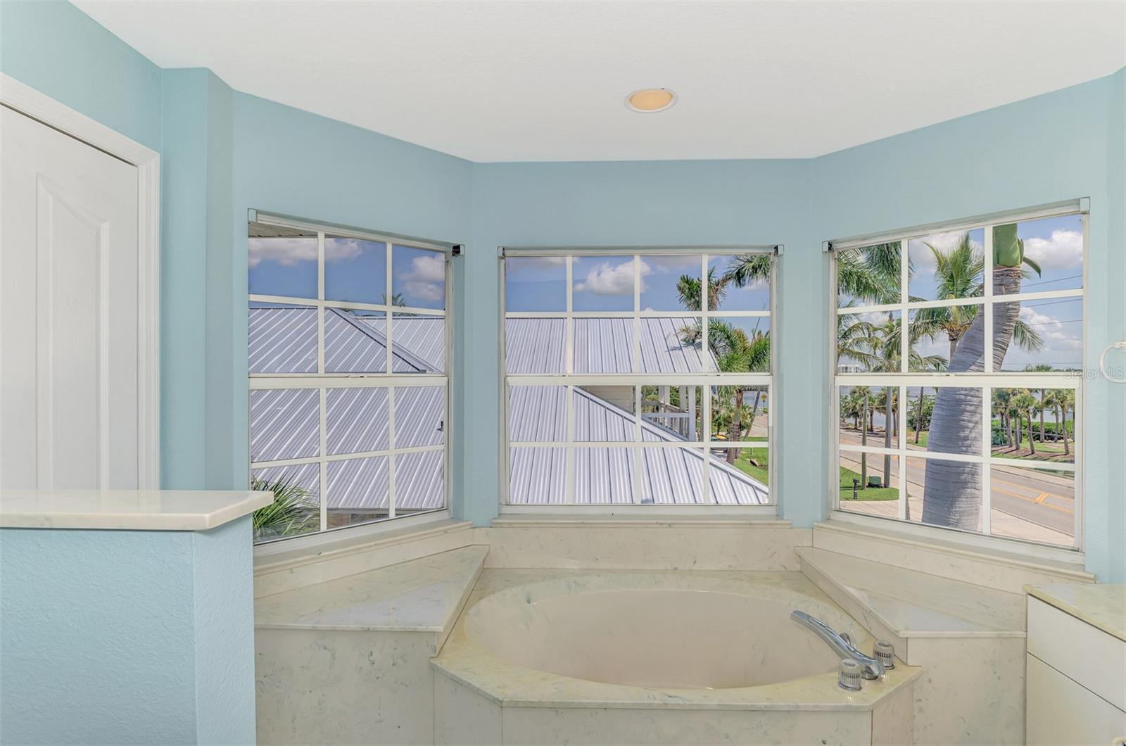 Image 30 of 47 For 1380 Beach Road 4