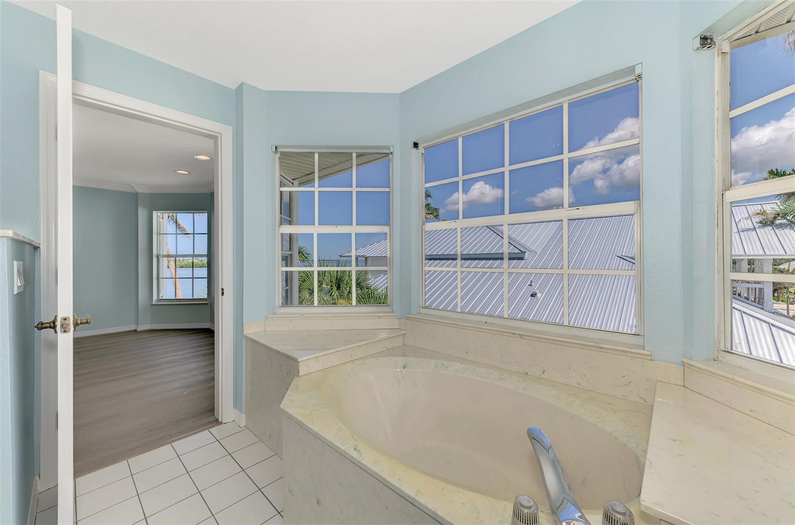 Image 31 of 47 For 1380 Beach Road 4