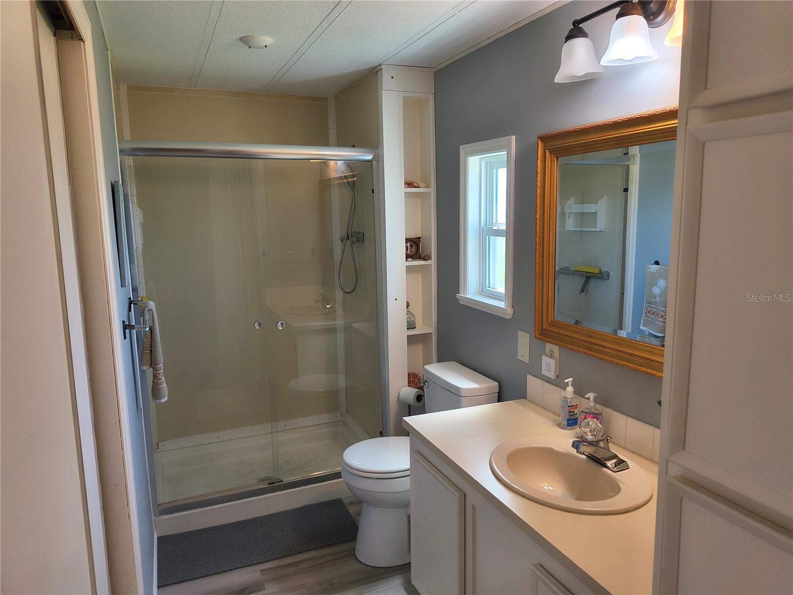 Image 11 of 13 For 501 Longwood Drive