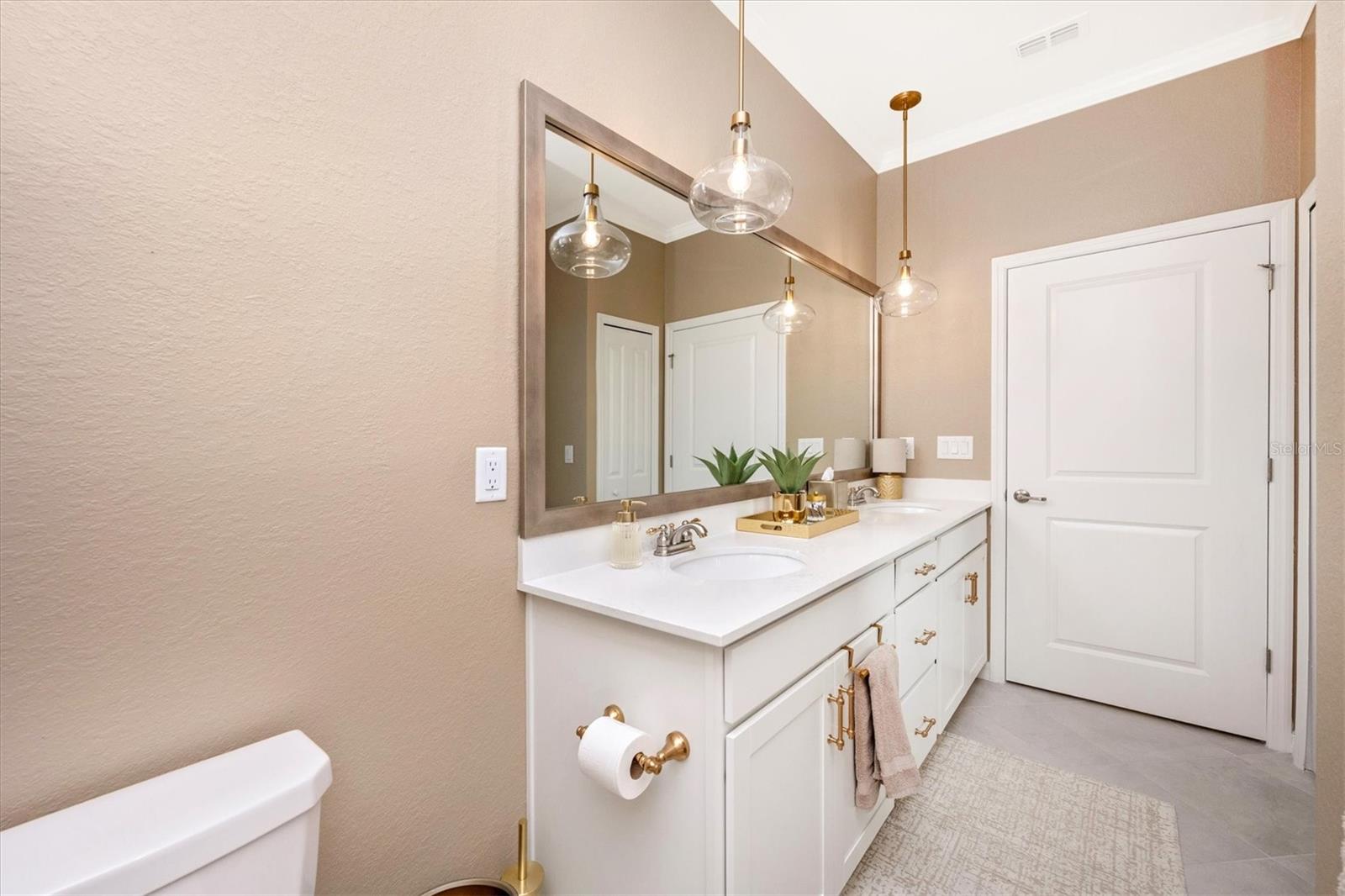Image 26 of 84 For 17625 Opal Sand Drive 301