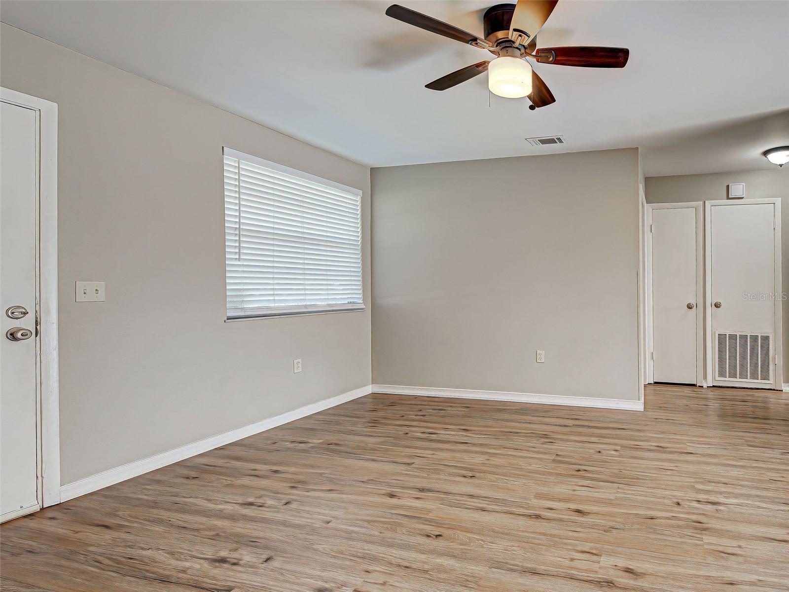 Image 11 of 43 For 1056 Venetian Parkway