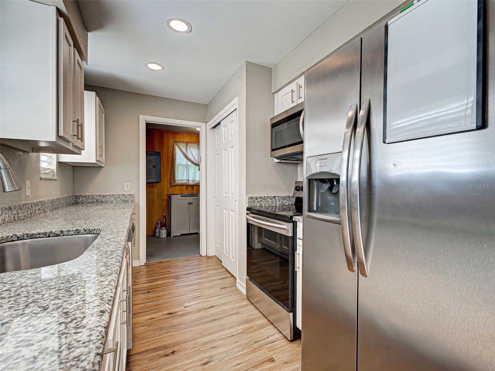 Image 20 of 43 For 1056 Venetian Parkway