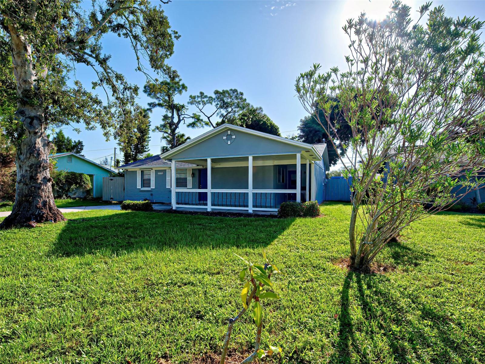 Image 3 of 43 For 1056 Venetian Parkway