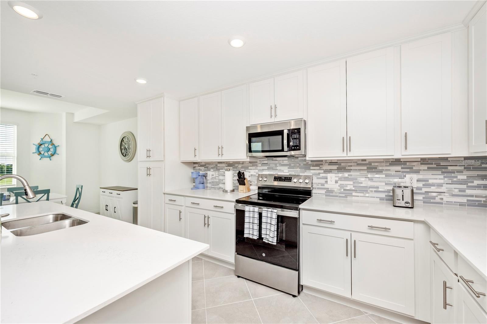 Image 8 of 92 For 17565 Opal Sand Drive 202