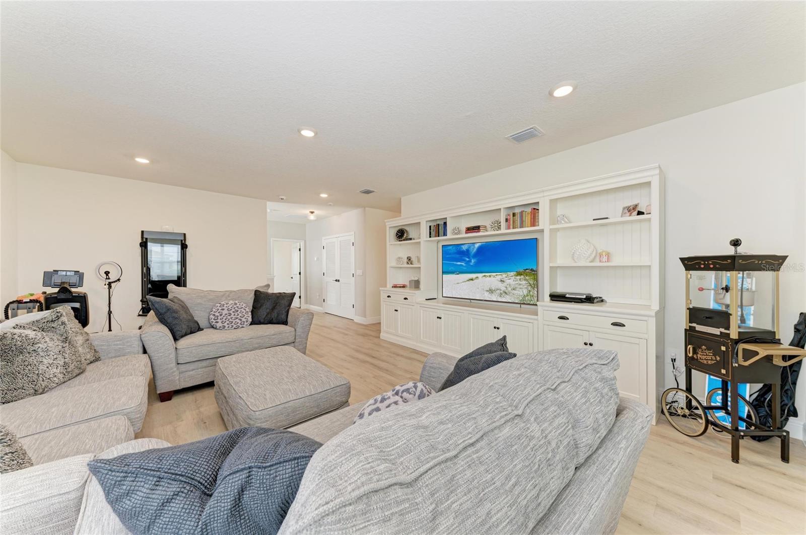 Image 16 of 56 For 16724 Barnwood Place