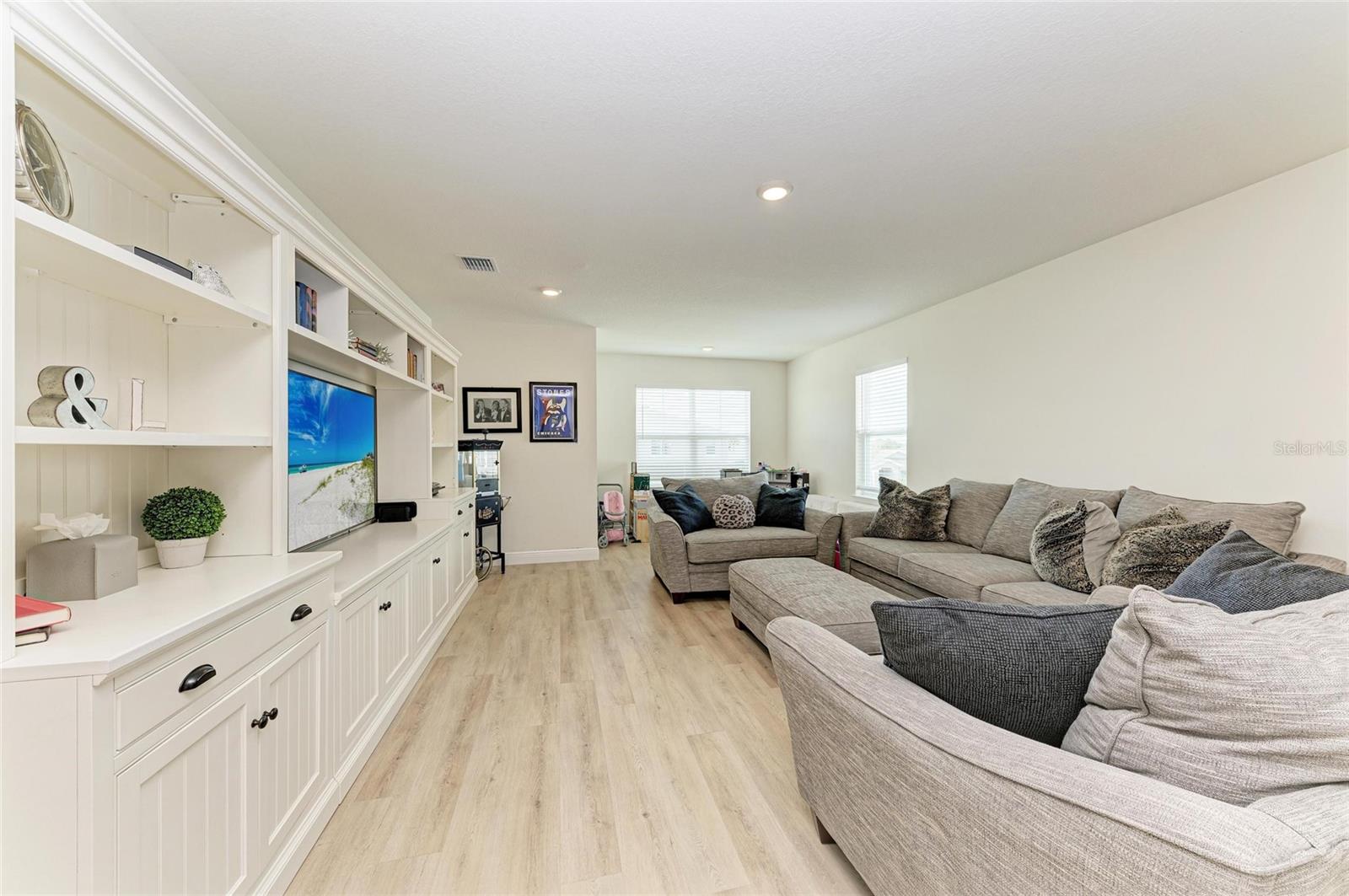 Image 17 of 56 For 16724 Barnwood Place