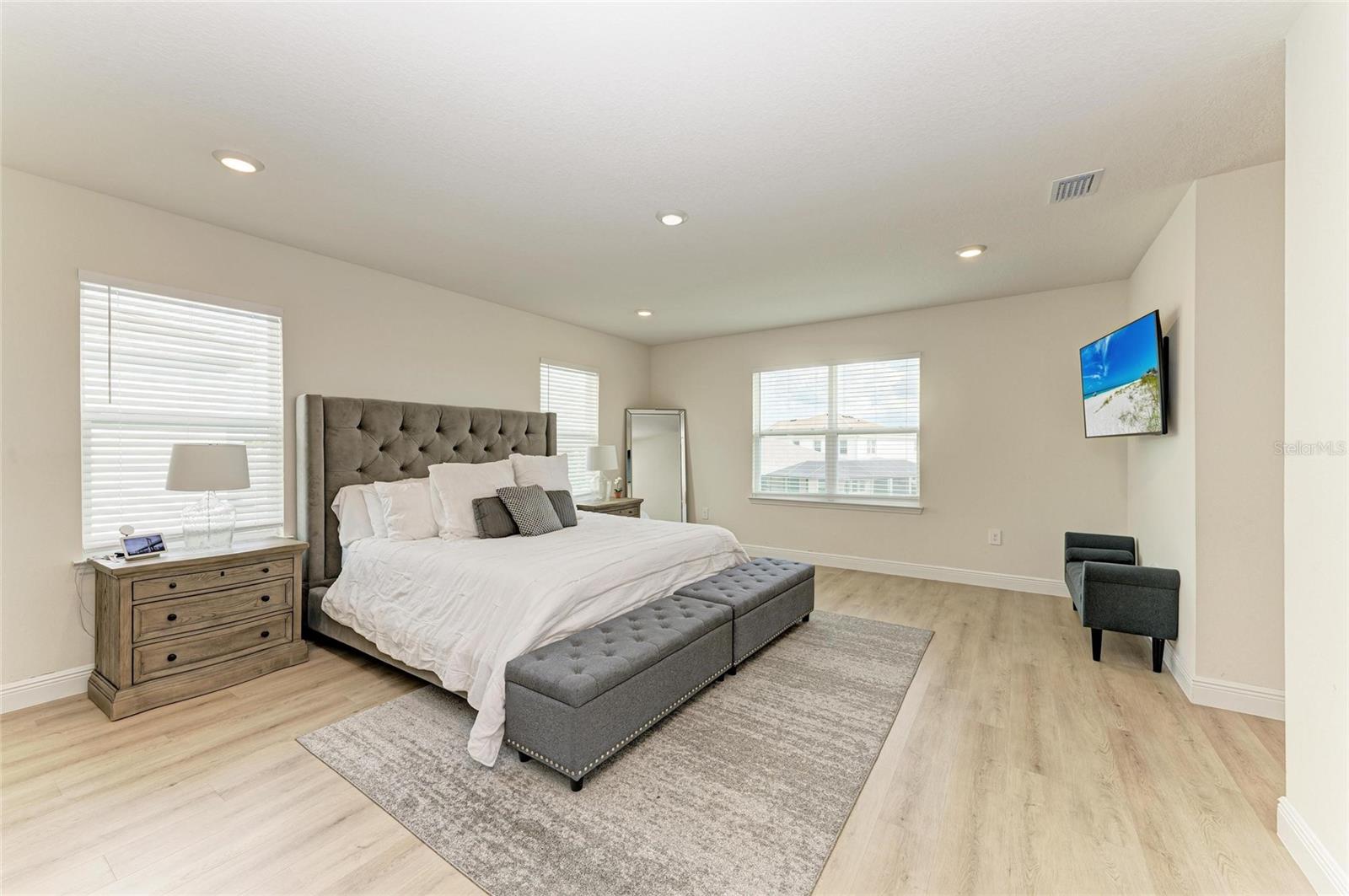Image 18 of 56 For 16724 Barnwood Place