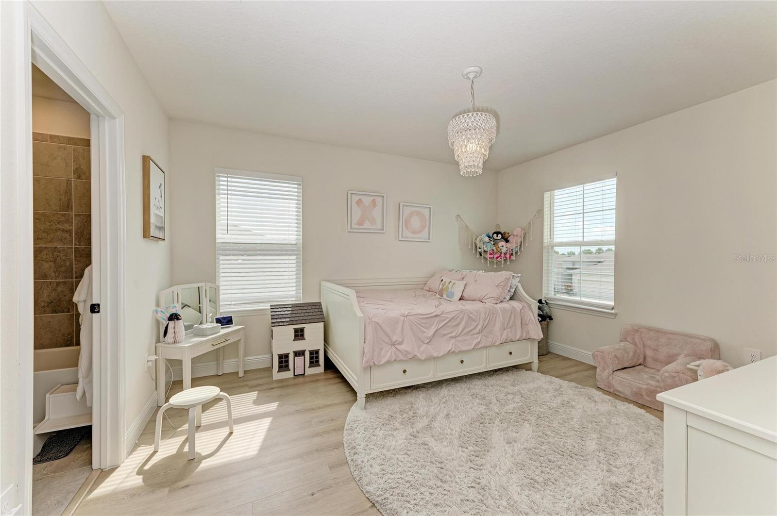 Image 27 of 56 For 16724 Barnwood Place