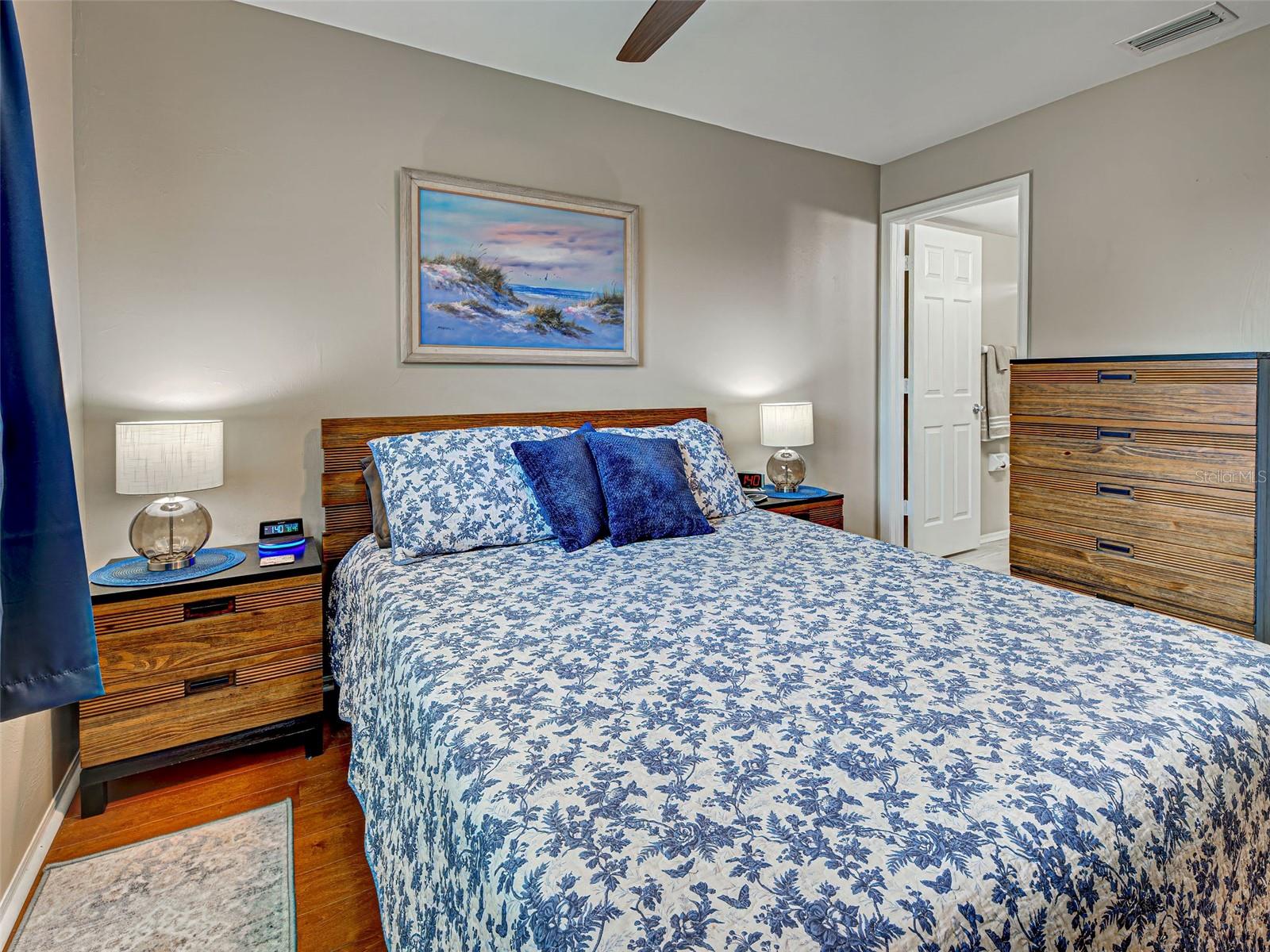 Image 20 of 48 For 3310 Loveland Boulevard 1506