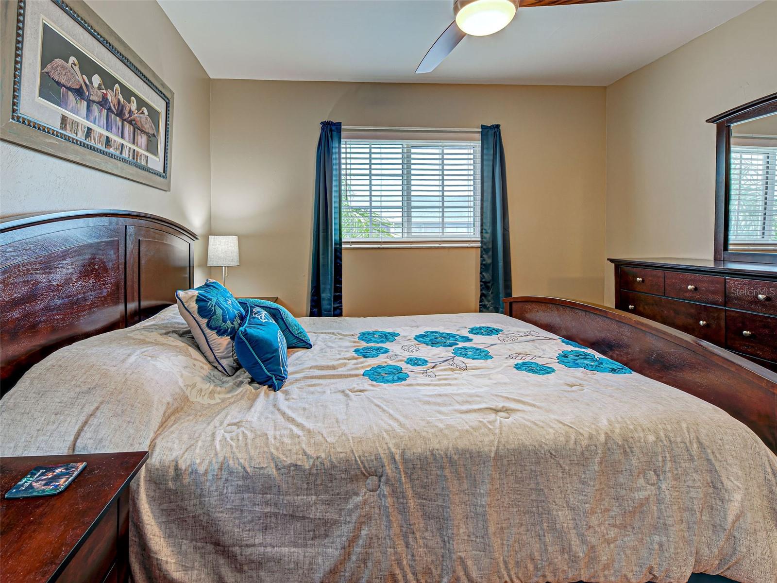 Image 27 of 48 For 3310 Loveland Boulevard 1506