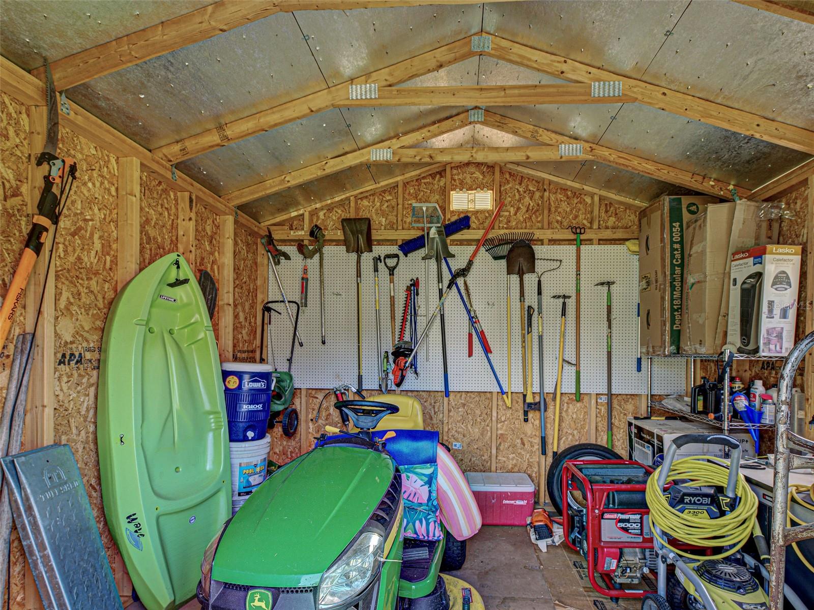 Image 40 of 87 For 3286 Henderson Lane