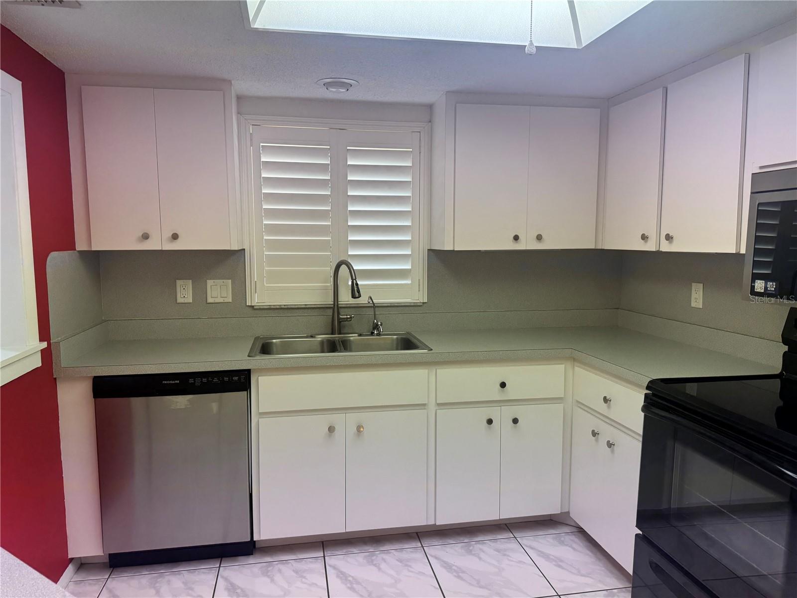 Image 3 of 25 For 471 Albee Farm Road V20