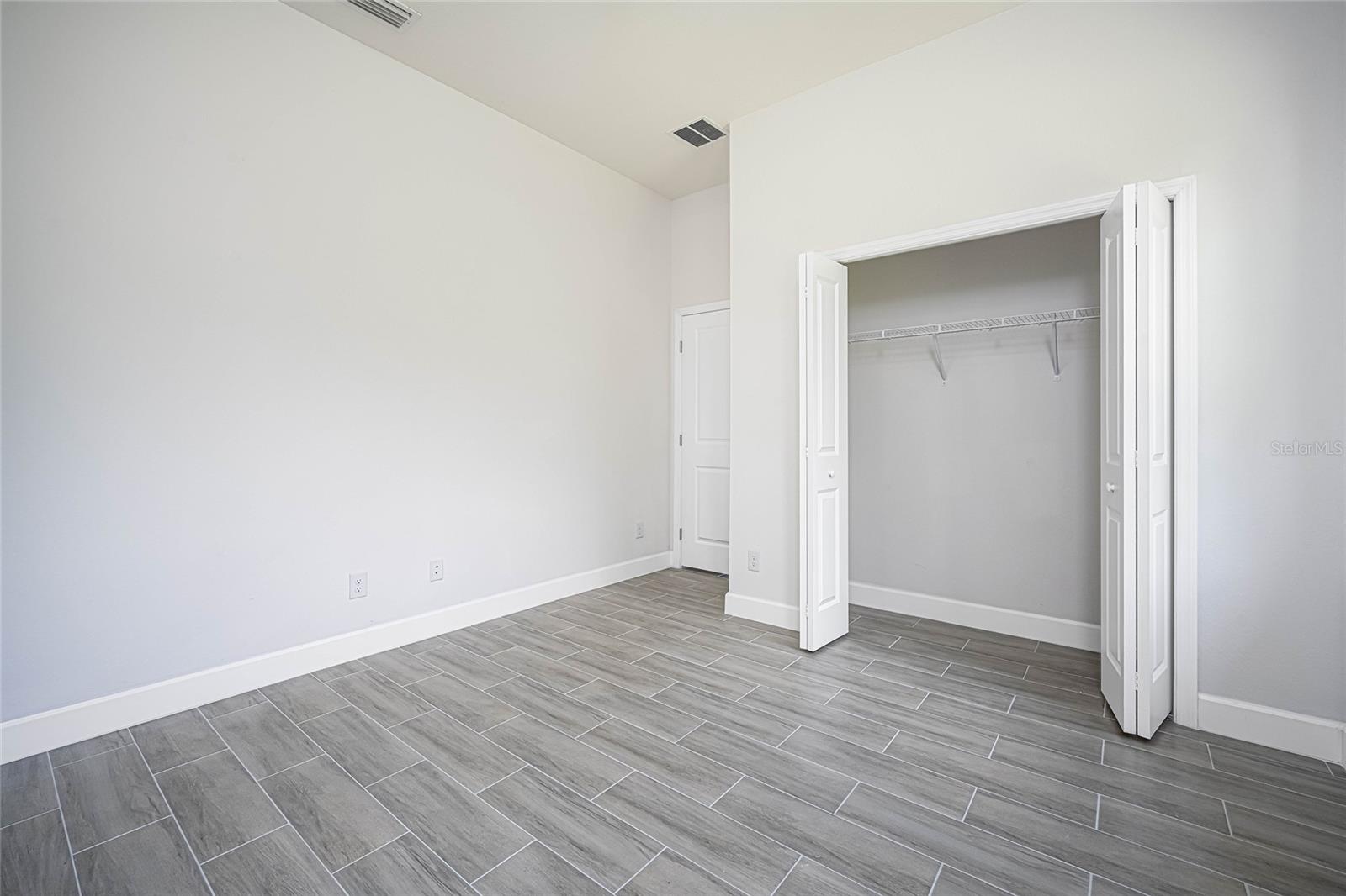 Image 10 of 59 For 183 Sesame Road E