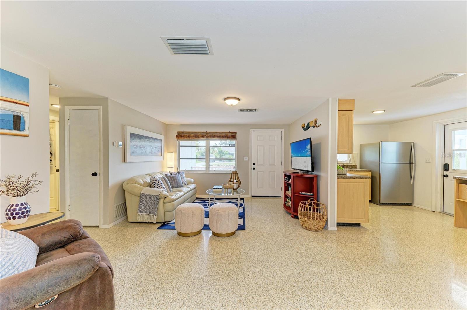 Image 15 of 44 For 564 Seminole Drive