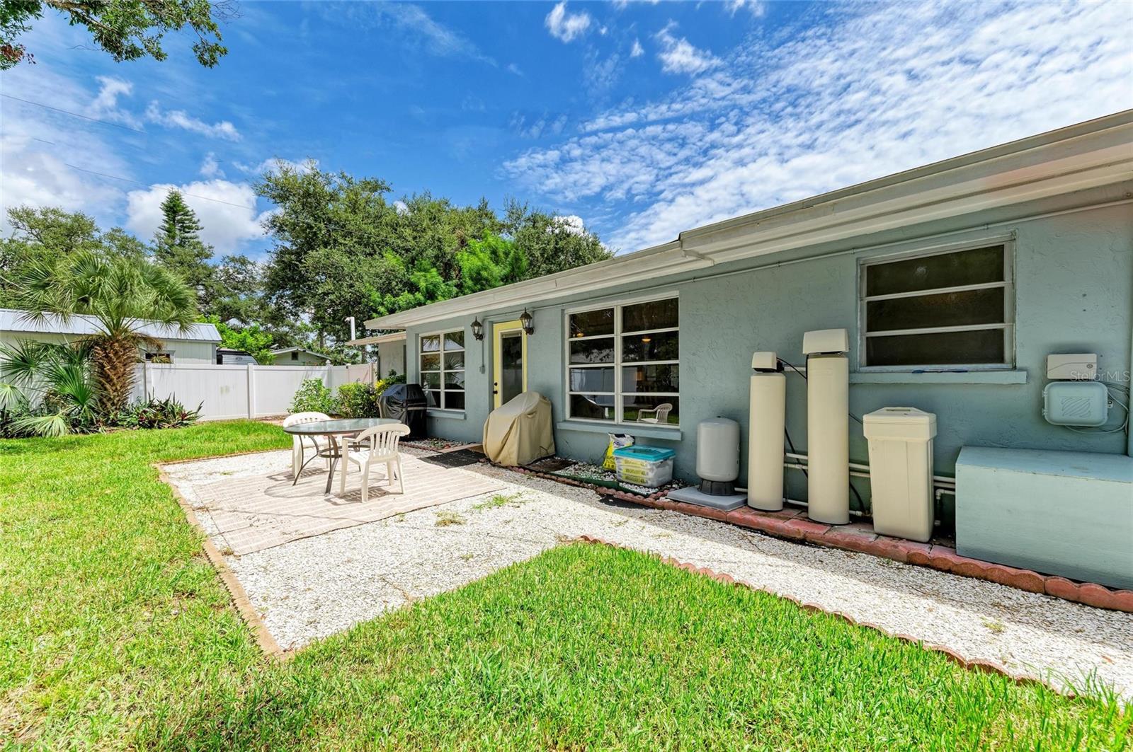 Image 27 of 44 For 564 Seminole Drive
