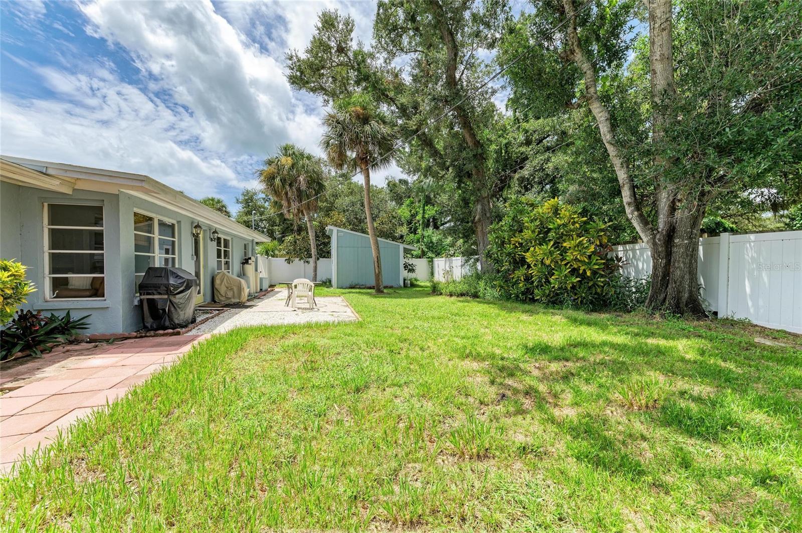 Image 29 of 44 For 564 Seminole Drive
