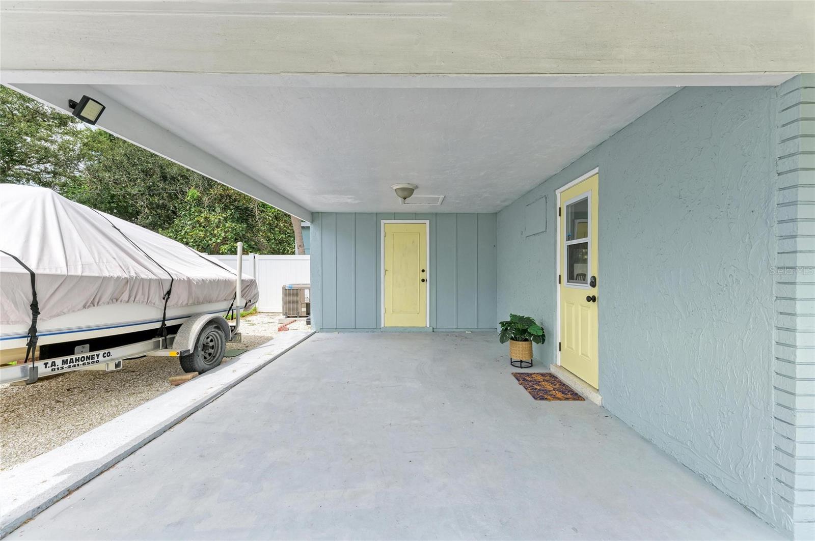 Image 3 of 44 For 564 Seminole Drive