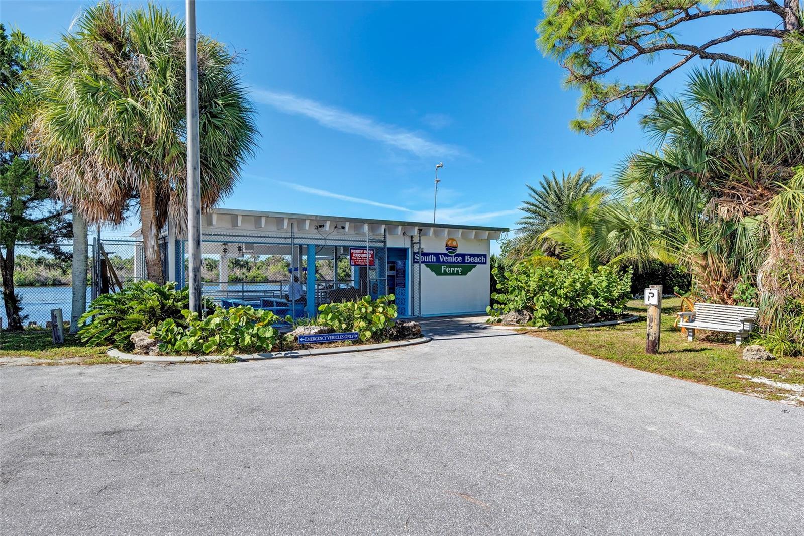 Image 33 of 44 For 564 Seminole Drive
