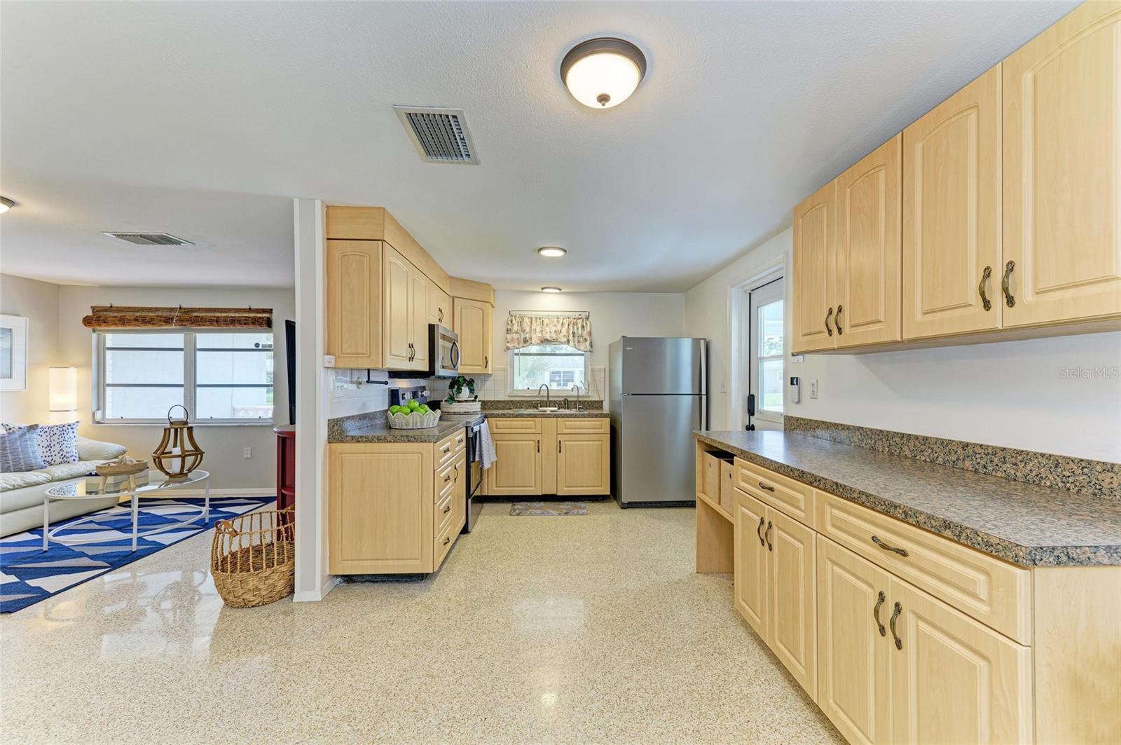 Image 6 of 44 For 564 Seminole Drive
